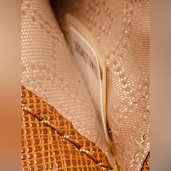 Michael Kors, wristlet wallet - Picture 6 of 9